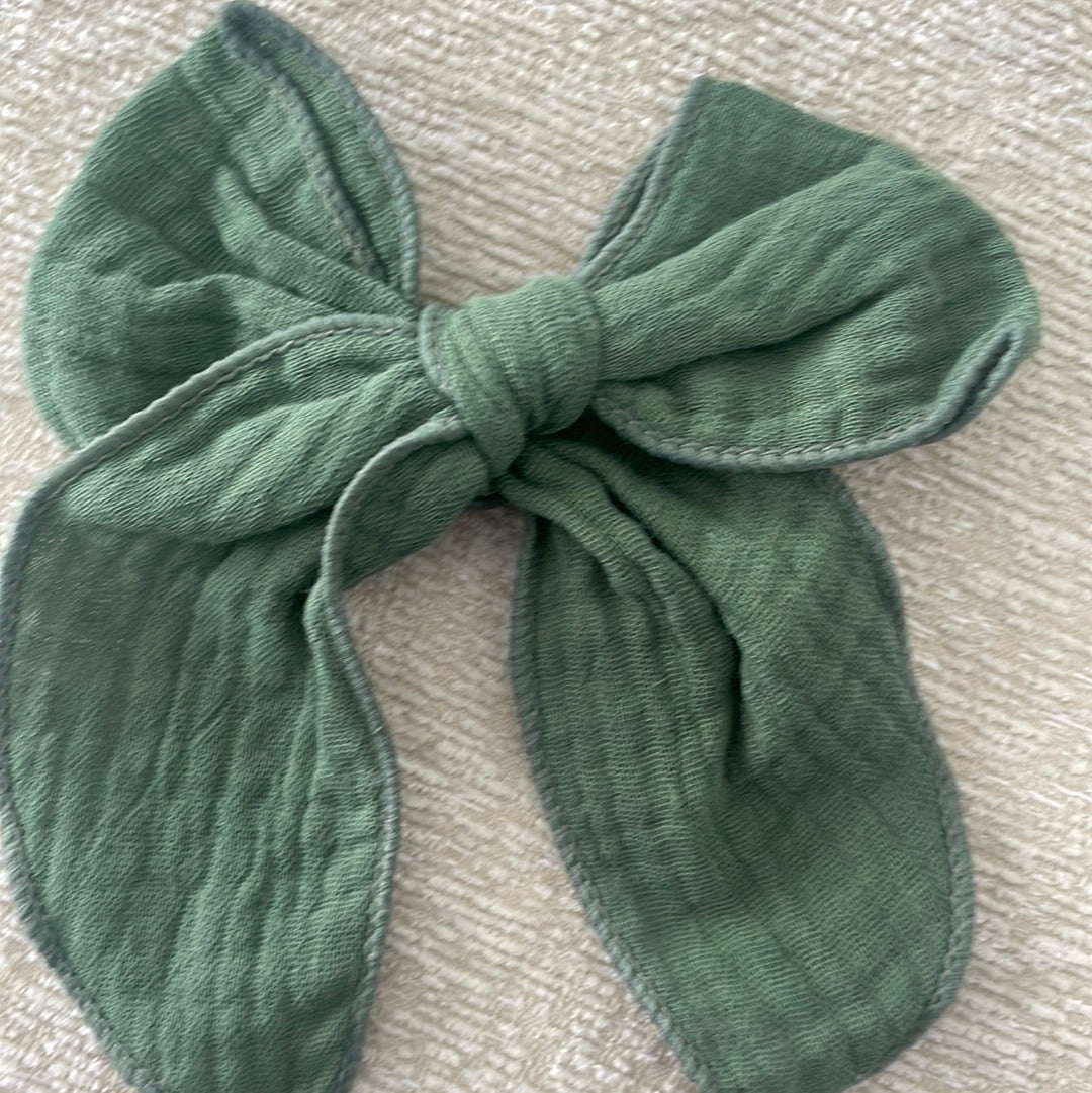 Hunter Green Bow