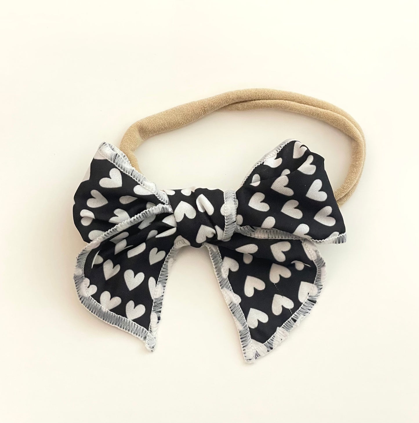 B&W Mini Hearts Bow